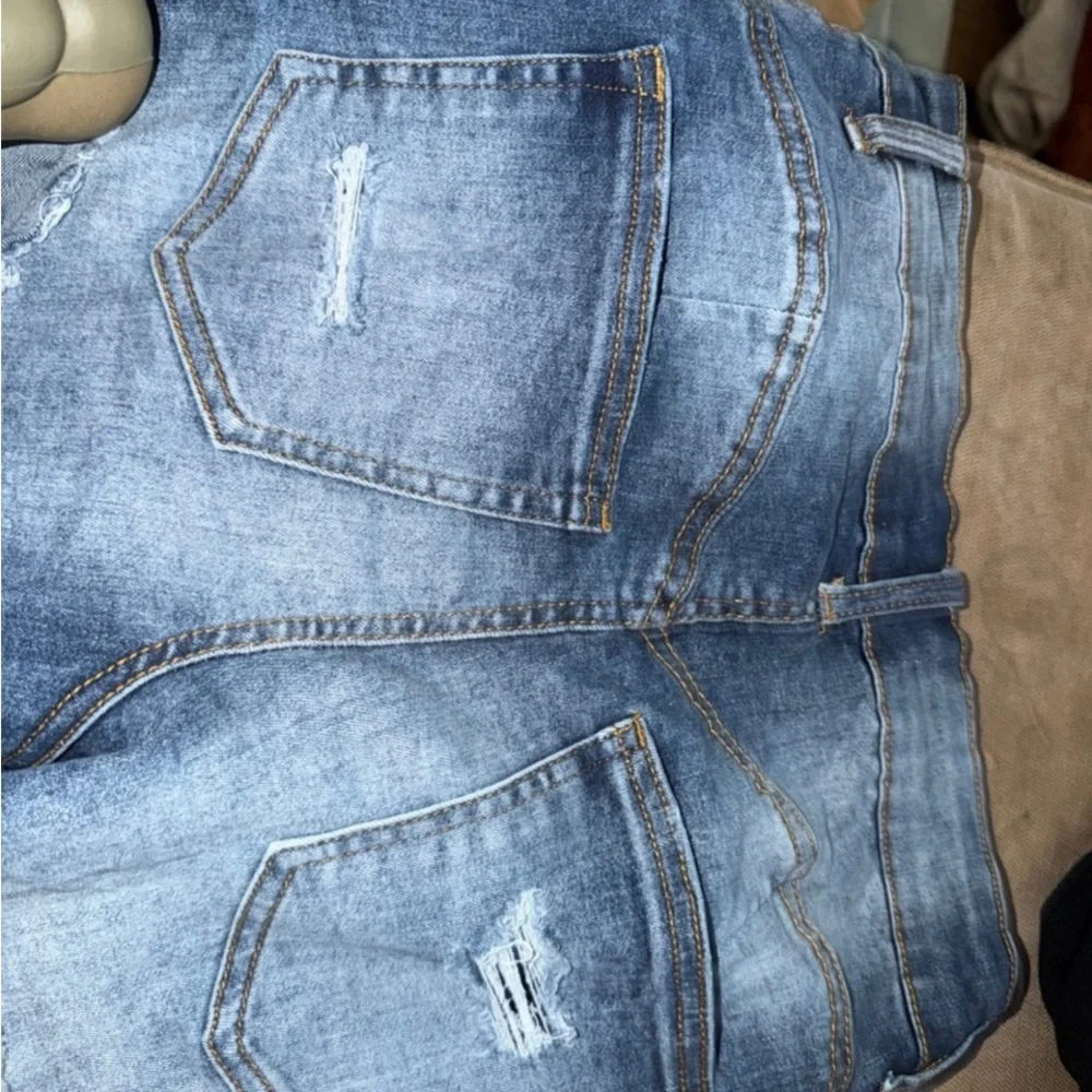 Ariya Faded Blue Jean Shorts - Picture 4 of 5